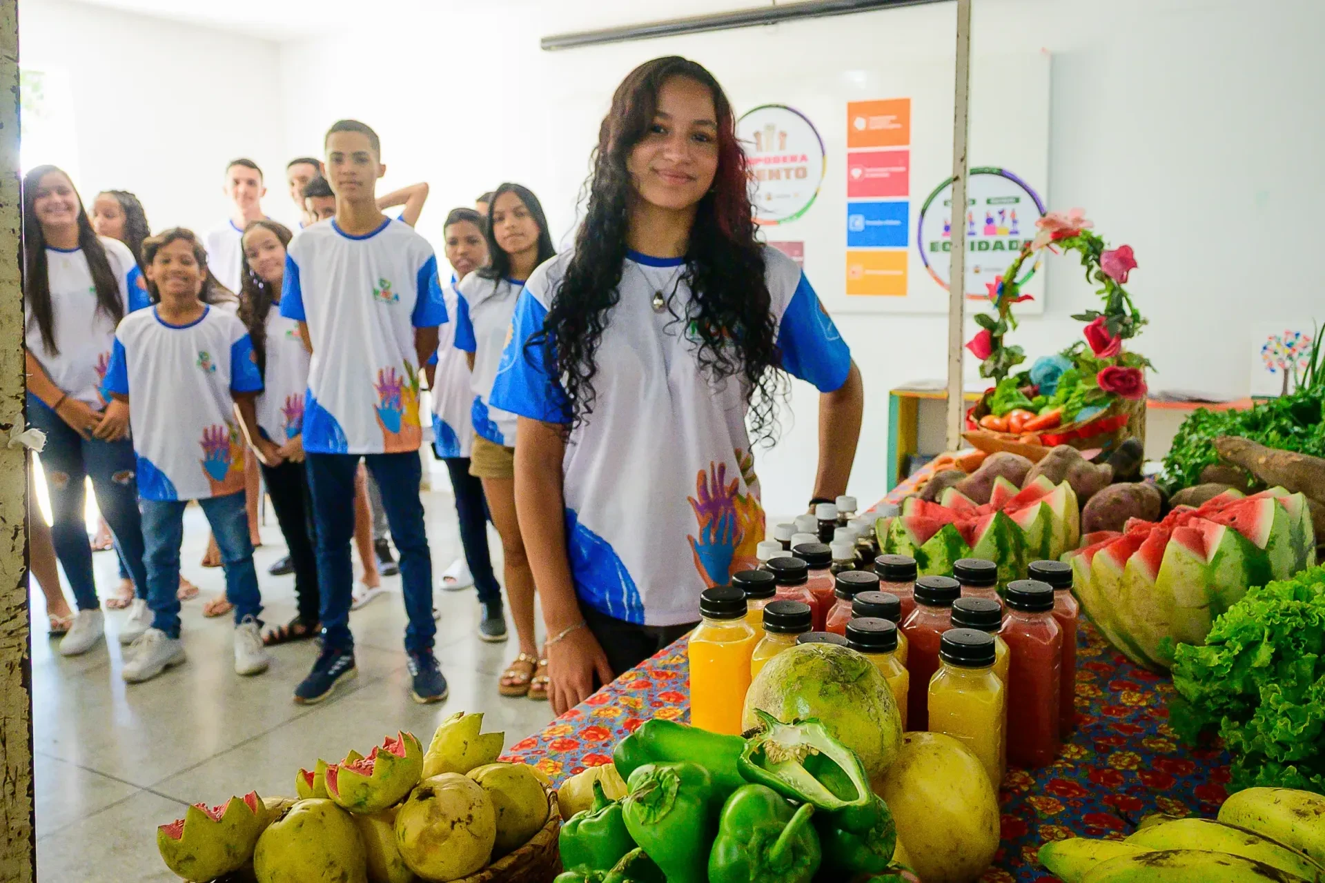 Pé-de-Meia reduz abandono escolar em 61% em quatro anos, diz ministro da Educação