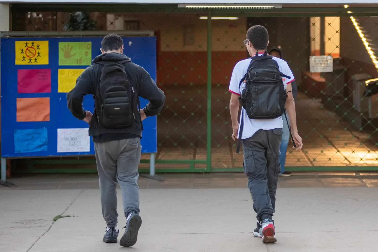 A cada dia letivo, 28 alunos abandonam os estudos no DF
