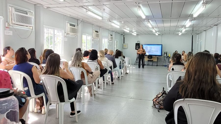 Rio das Ostras/RJ mobiliza comunidade escolar para o enfrentamento à infrequência e evasão
